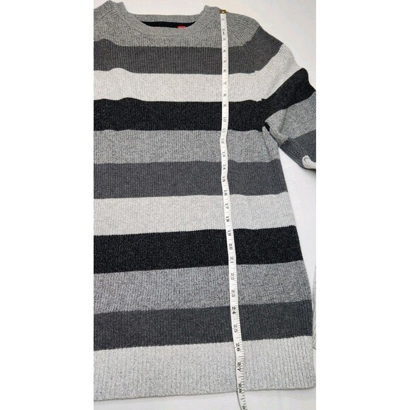 IZOD Men's Gray Stripped Sweater- Size Medium Cable Knit Round Crew Neck - Picture 6 of 8